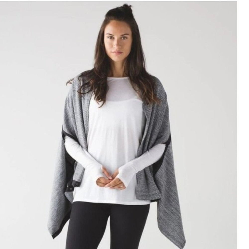 Lululemon Vinyasa Scarf Grey Black Herringbone Snap Wrap One Size